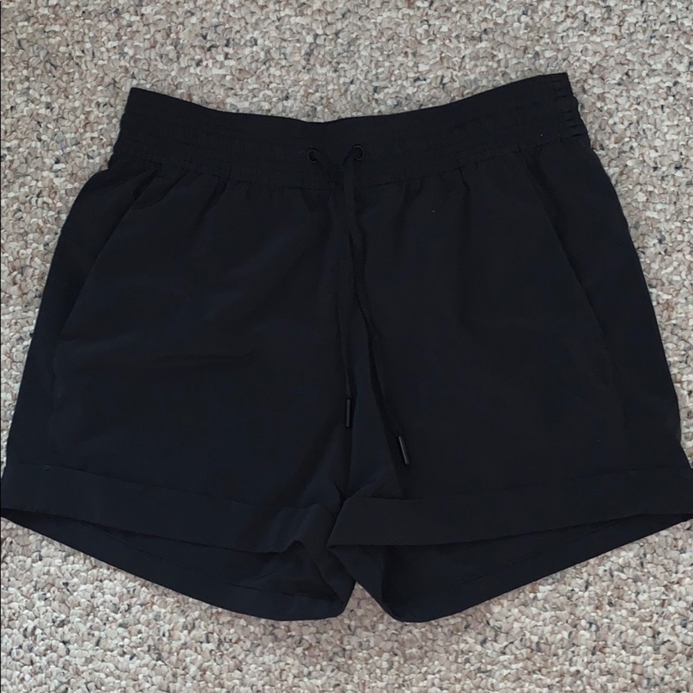 lulu lemon spring break-away shorts